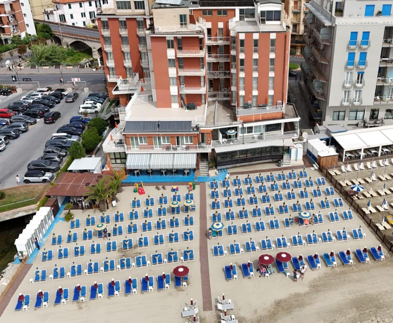 Hotel & Residence Stella Maris ピエトラ・リーグレ エクステリア 写真